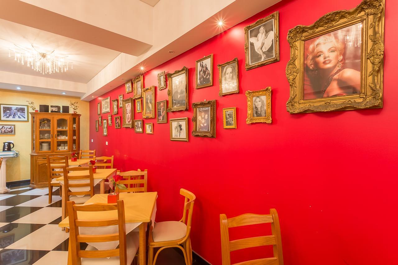 Hotel Las Maras Пуерто Мадрин Екстериор снимка