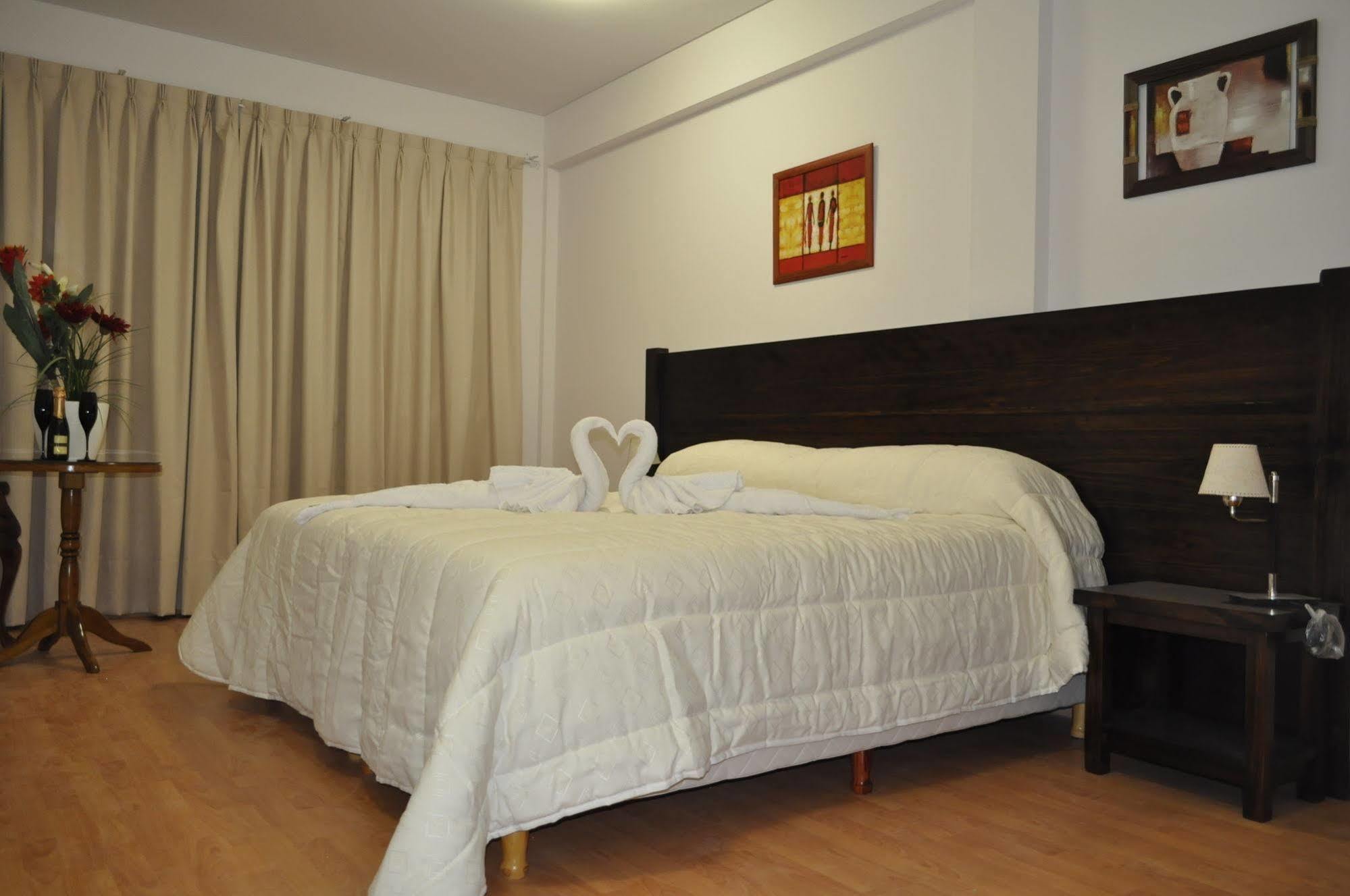 Hotel Las Maras Пуерто Мадрин Екстериор снимка