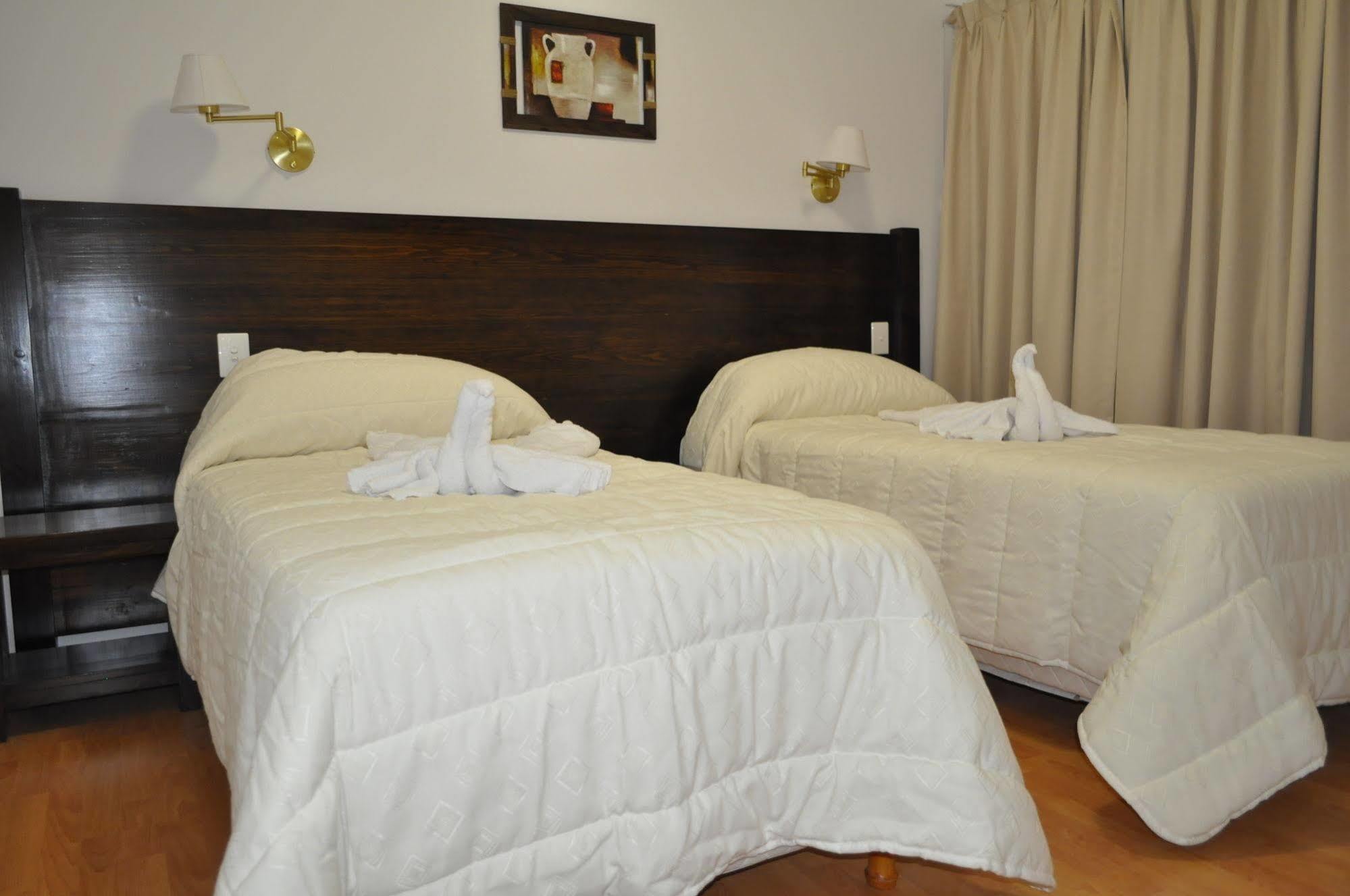 Hotel Las Maras Пуерто Мадрин Екстериор снимка