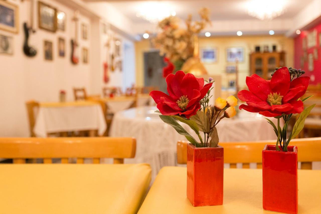 Hotel Las Maras Пуерто Мадрин Екстериор снимка