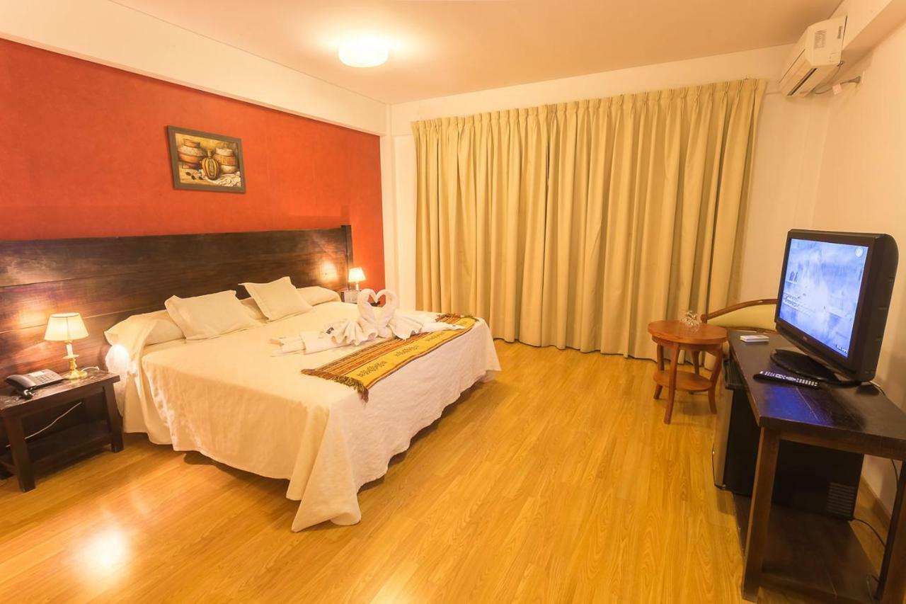 Hotel Las Maras Пуерто Мадрин Екстериор снимка