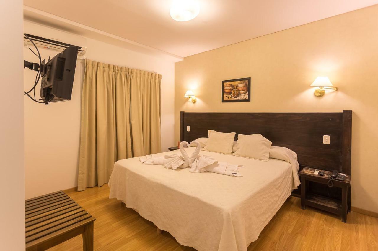 Hotel Las Maras Пуерто Мадрин Екстериор снимка